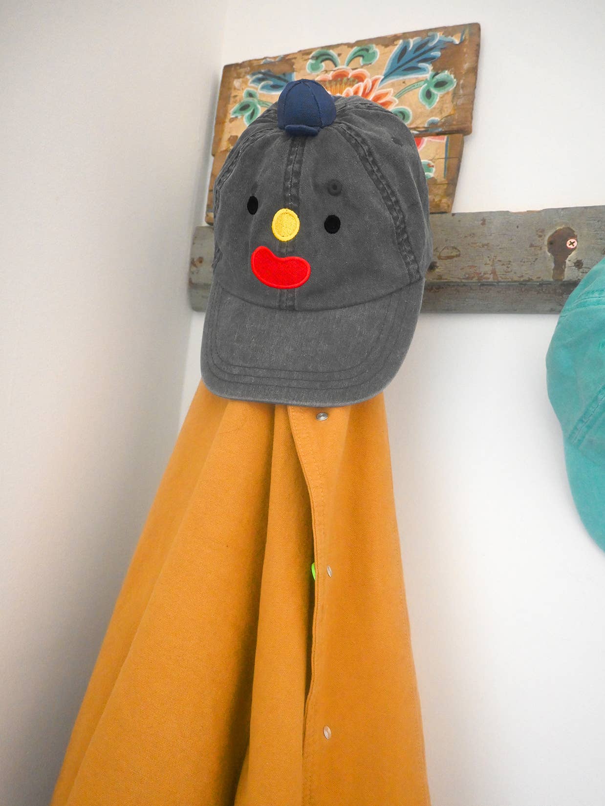 Natali Koromoto – Großhandel Basecap – Damen – Hat on Hat – Originaler Hut mit kleinem Hut16