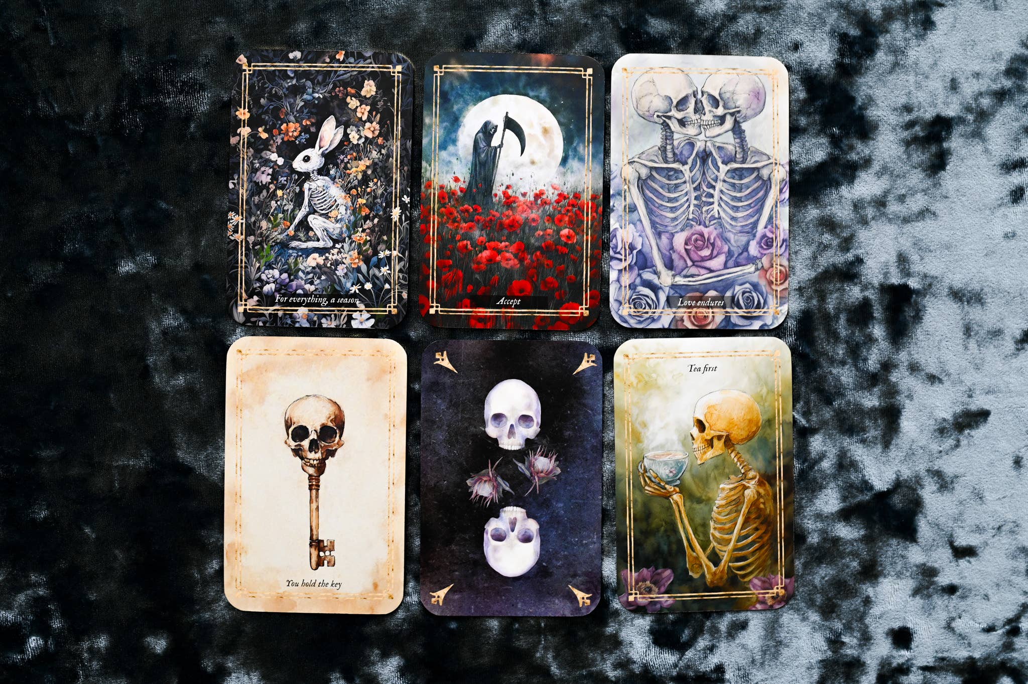 Red Wheel/Weiser LLC - Wholesale Tarot Cards - Memento Mori: 36 Mini Affirmation Cards to Embrace Life4