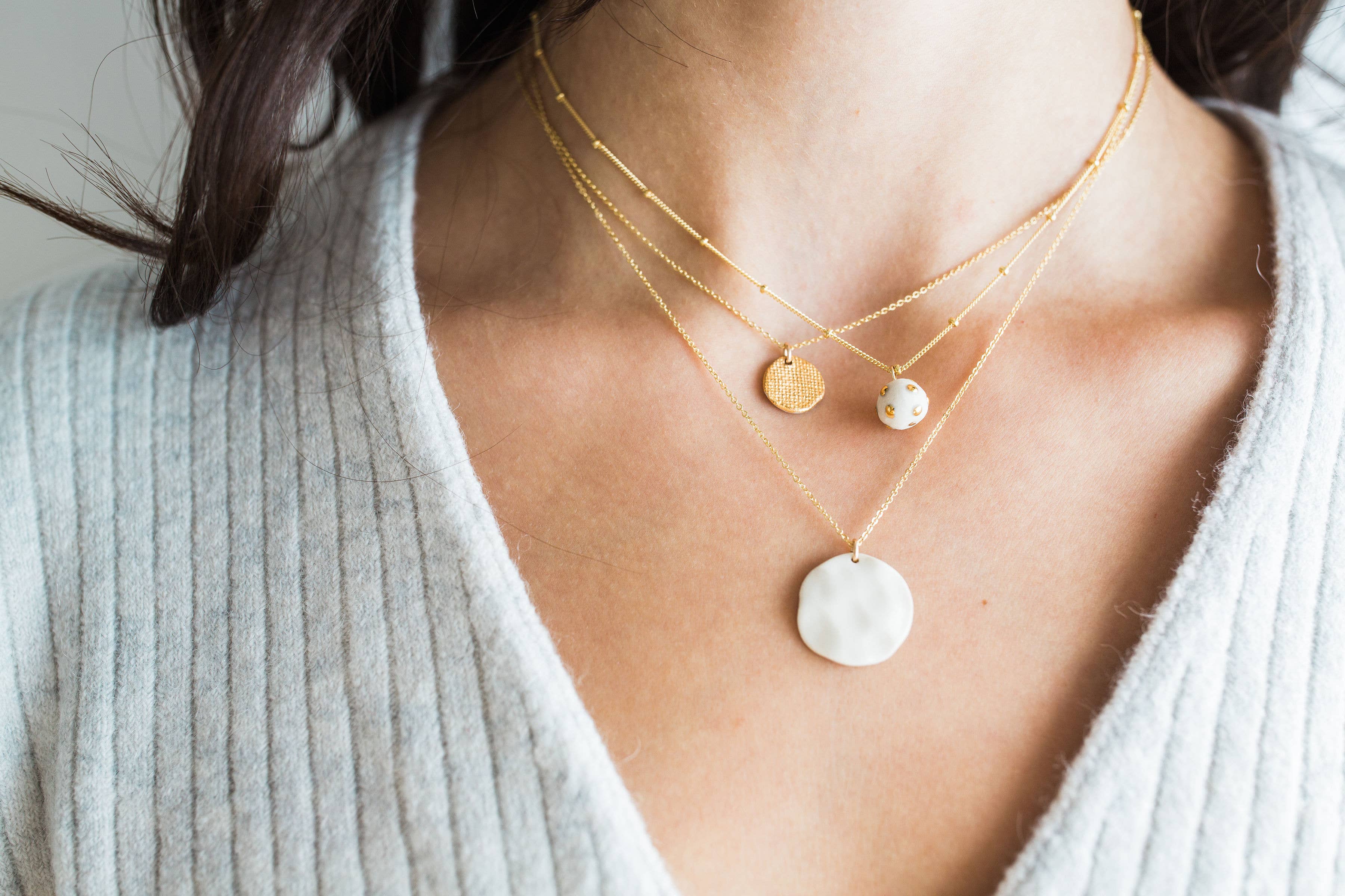 Jenna Vanden Brink Ceramics - Vendita all'ingrosso Collana con ciondolo/pendaglio - Collana Sole e Luna (piccola)6