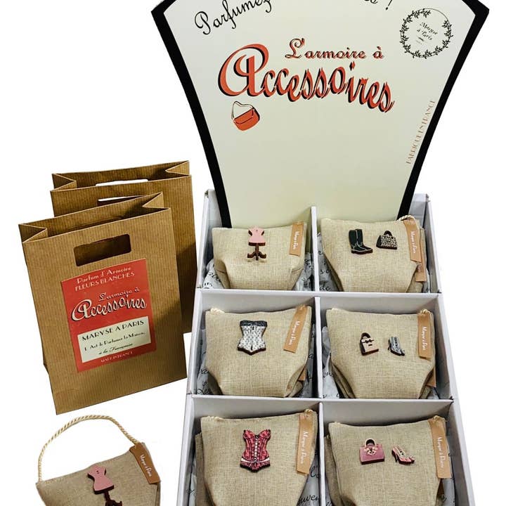 The Accessories Cabinet - 12 doftkuddar (vita blommor) för wholesale av Maryse a paris