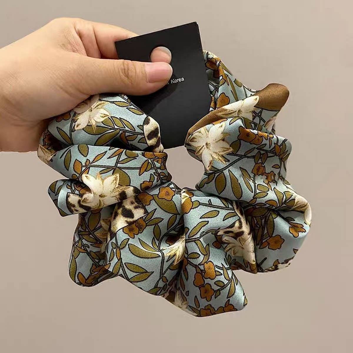 ACCITY - Wholesale Scrunchie - Women's - NEW RETRO GENTLE FLOWER HAIR SCRUNCHIES_CWAHA17410