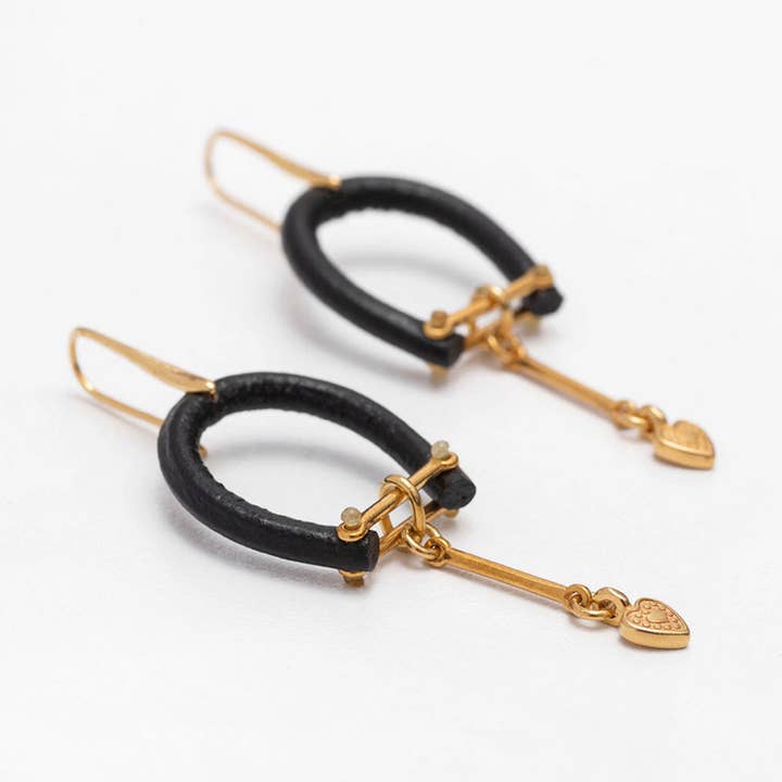 Orecchini a Catena con Cuore Elegante per la vendita all'ingrosso da parte di C.KARAKALPAKI