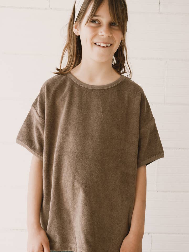 T-shirt Harper Oversize Terry em castanho por atacado de Tiralahilacha