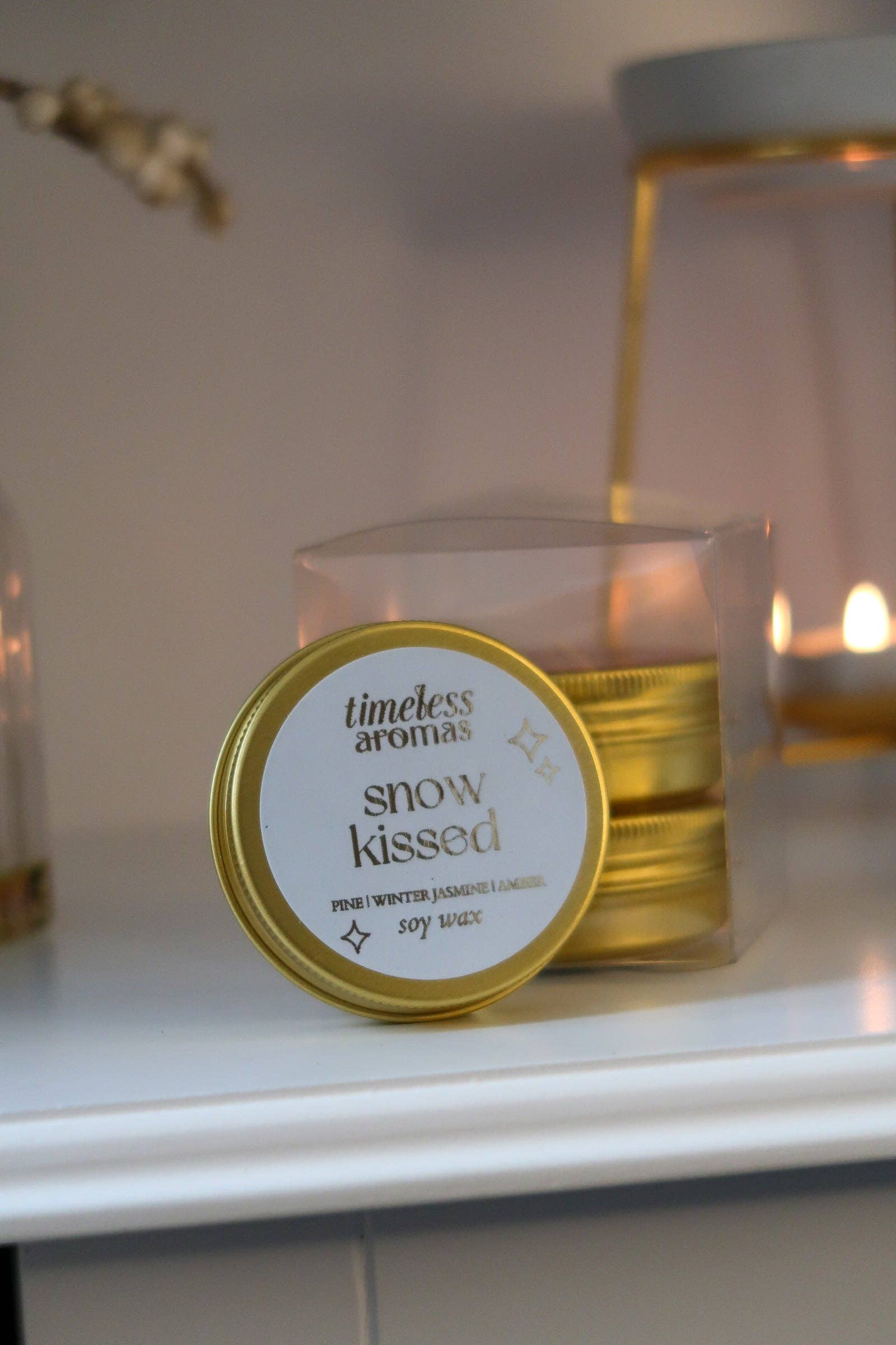 Timeless Aromas Ltd – Engroshandel Rejsestearinlys – Snekyssede Luksus Guld Dåse Lys | Tidløse Aromaer4