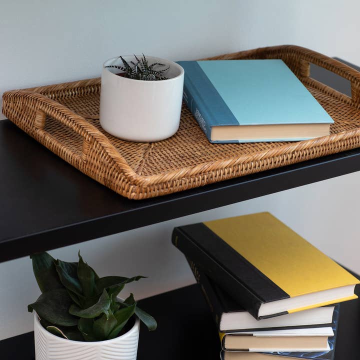 Artifacts Trading Company - Vente Plateaux de service - Plateau de service rectangulaire Artifacts Rattan™ avec poignées hautes