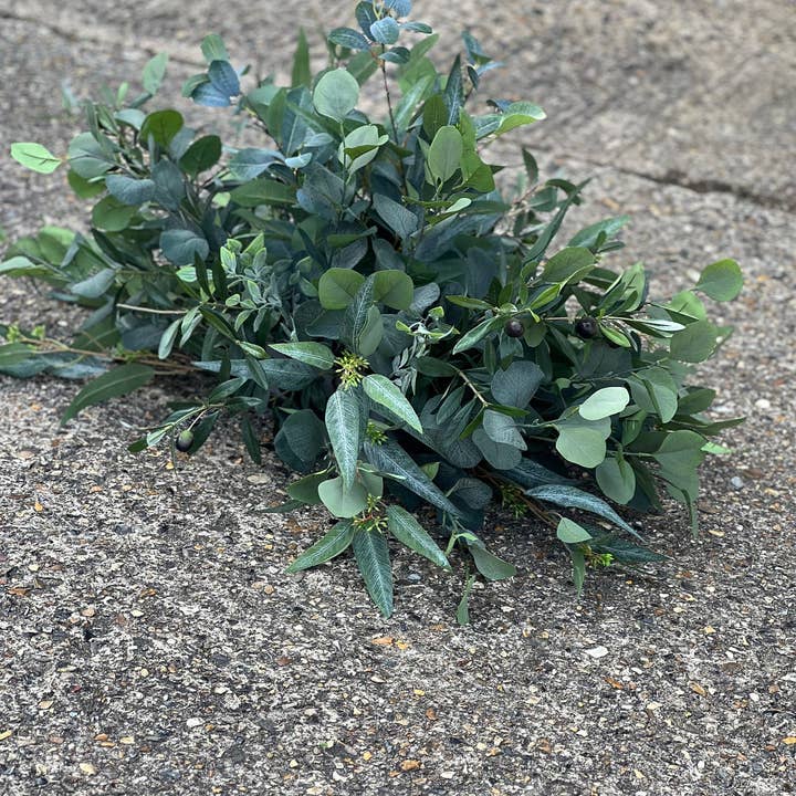 IVY CRUZ - Wholesale Artificial Flowers - Foliage Aisle Floor Piece, Wedding Aisle Flower Arrangement