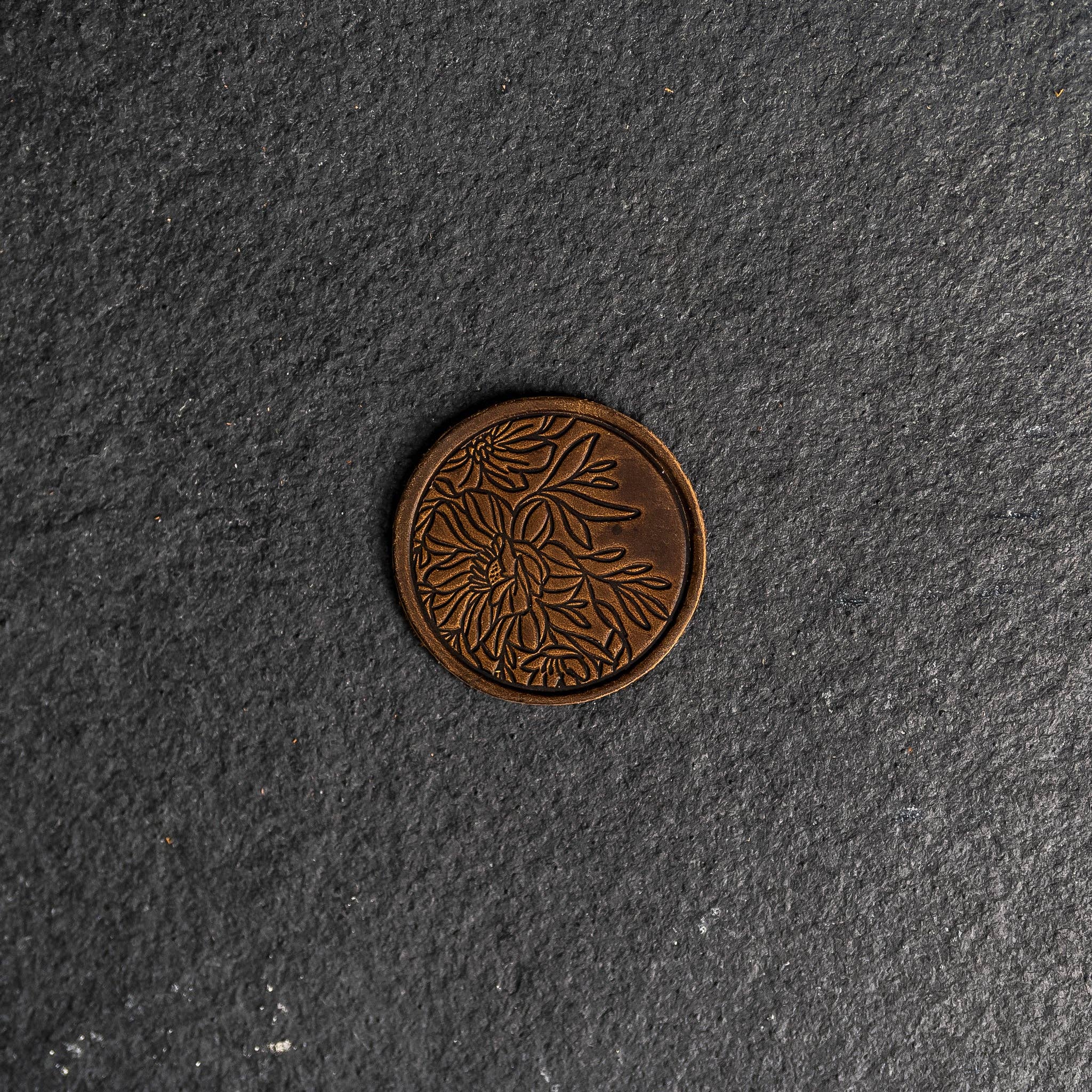 Ox & Pine - Vendita all'ingrosso Toppe - Toppe in Pelle Floreale con Chiusura a Strappo Opzionale - Cerchio3