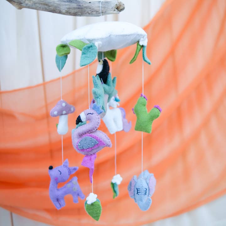 Móvil de Animales de Fieltro Hecho a Mano Decoración para la Habitación Infantil y otras tendencias de Resultados para material para estimulación temprana al por mayor. Devoluciones gratuitas y condiciones de pago a 60 días en Faire en Faire.