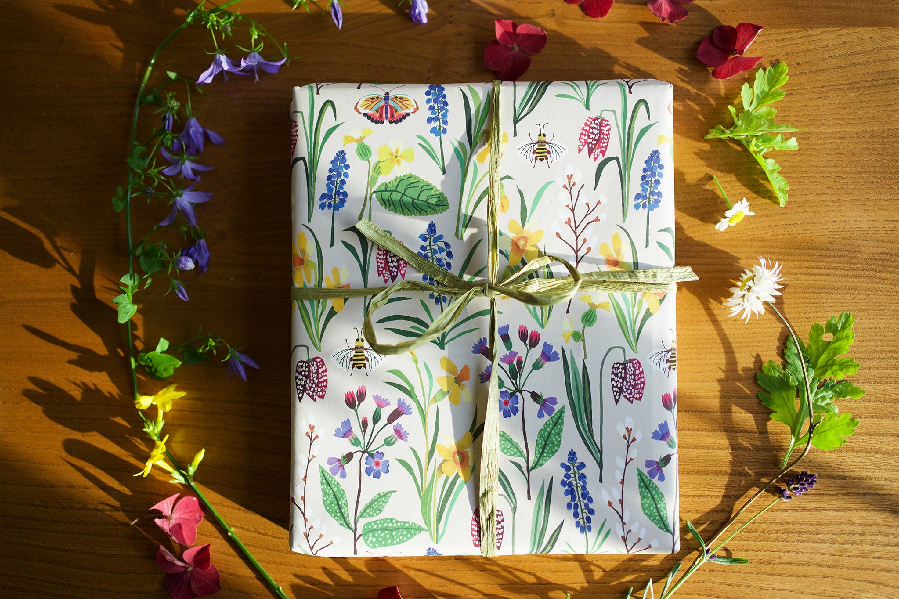 Brie Harrison Ltd – wholesale Flat wrap – Spring Gift Wrap 1