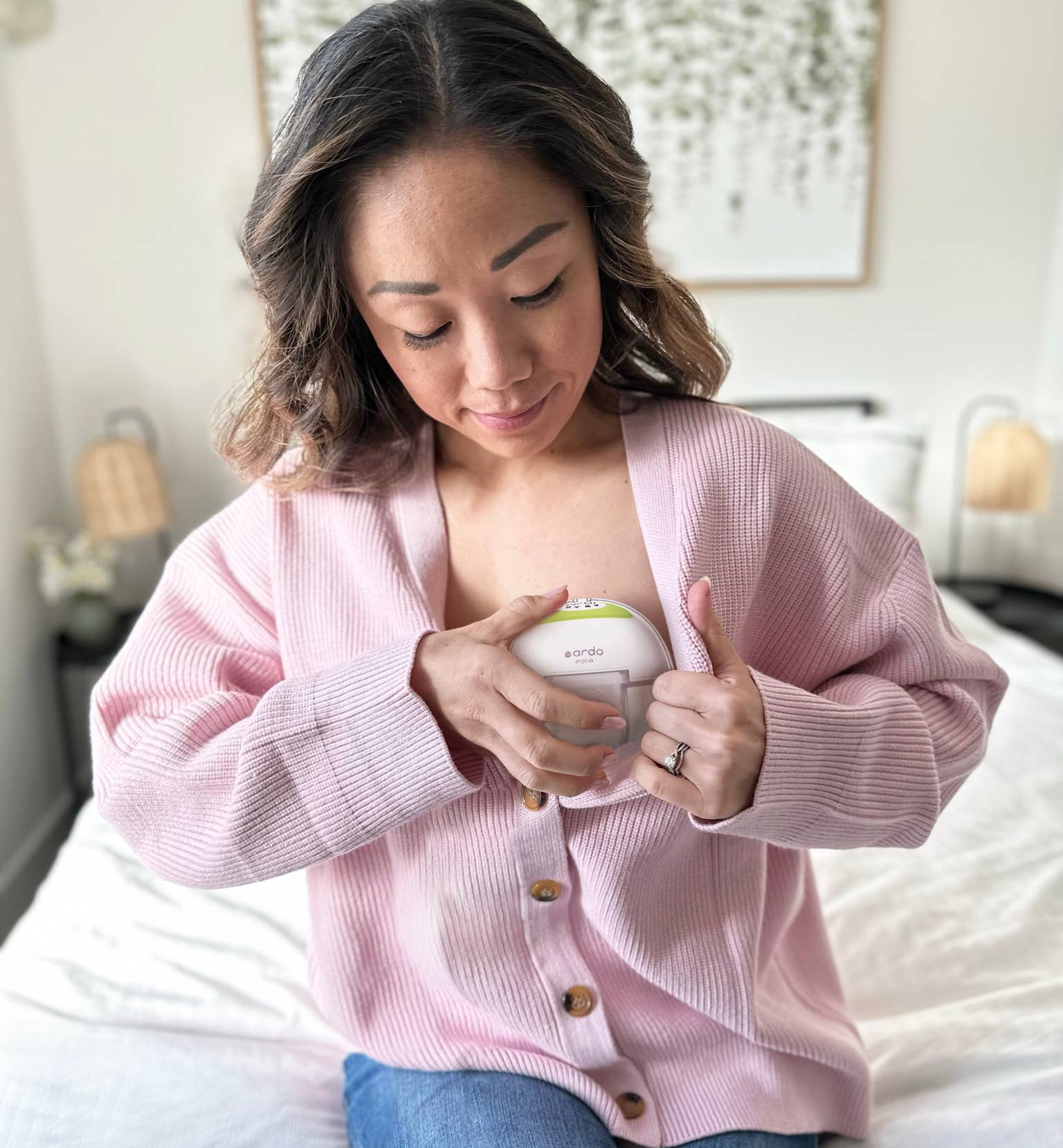 Ardo medical, Inc. - Wholesale Nursing Pillow/Pad - Maternity - Ardo Melia Wearable Breast Pump (Hospital Grade, 260mmHg)1