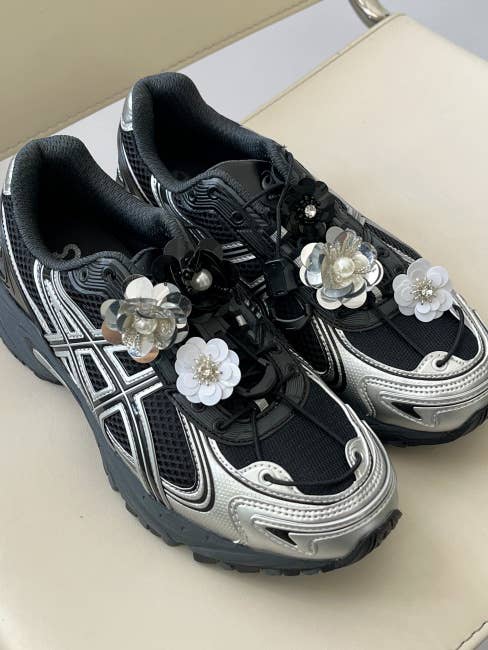 MOND HAUS - Wholesale Shoe Accessories - BILLIE Mini Sequin Flower Shoe Charm for Sneakers, Sandals6