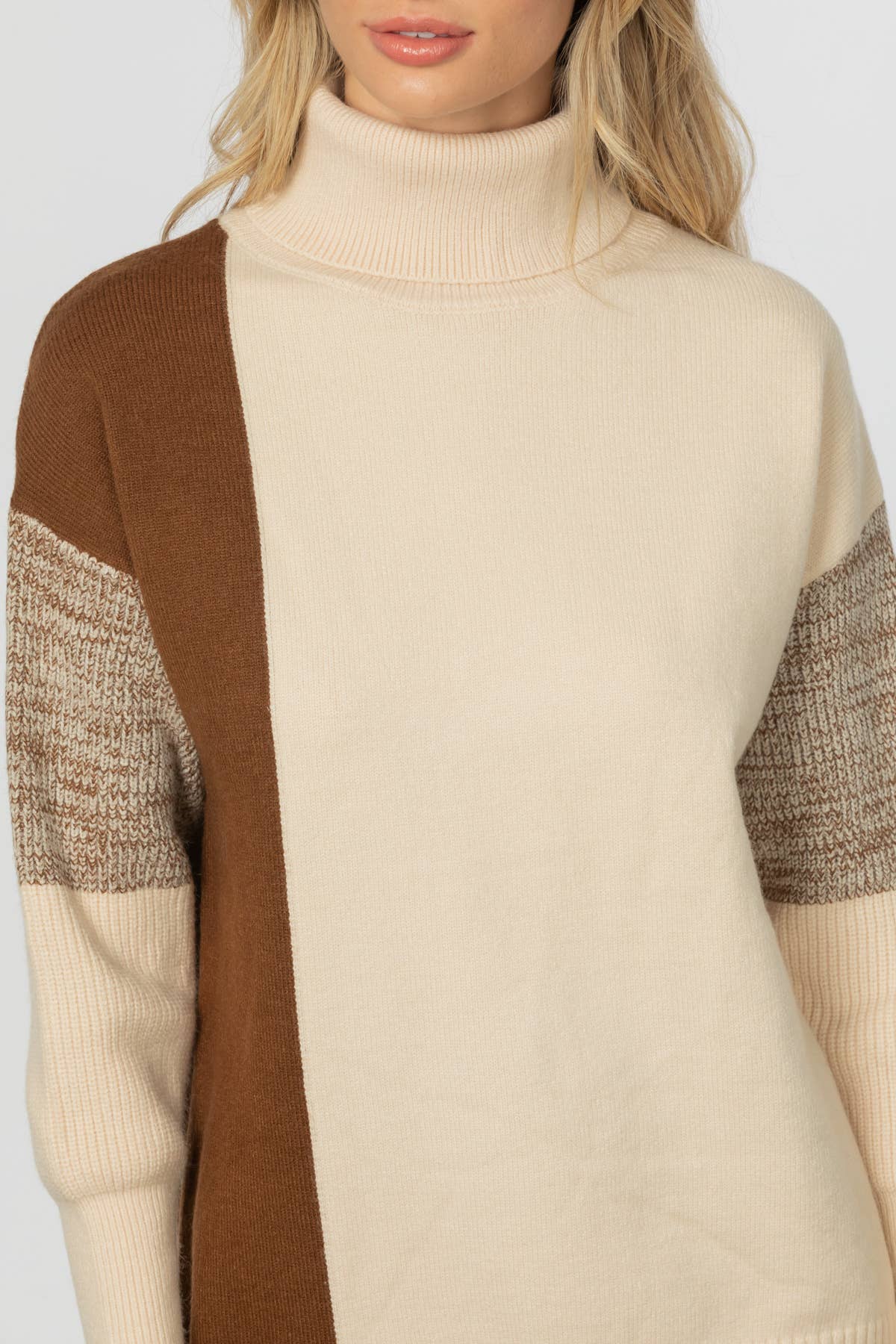 ePretty – Großhandel Strickpullover – Damen – EP-SW361 Strick-Rollkragenpullover mit Farbblock12