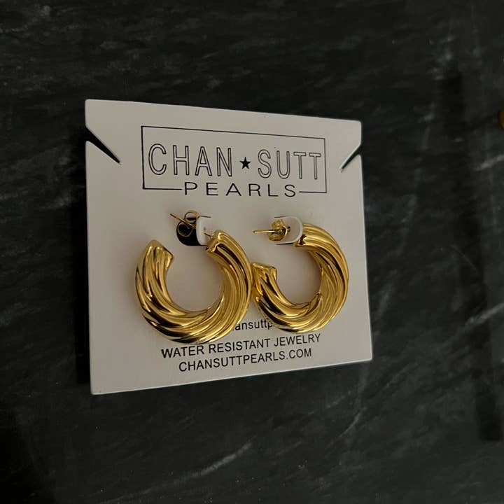 CHANSUTTPEARLS - Wholesale Hoop Earrings - MEDIUM TWIST HOOPS - Enduring Style