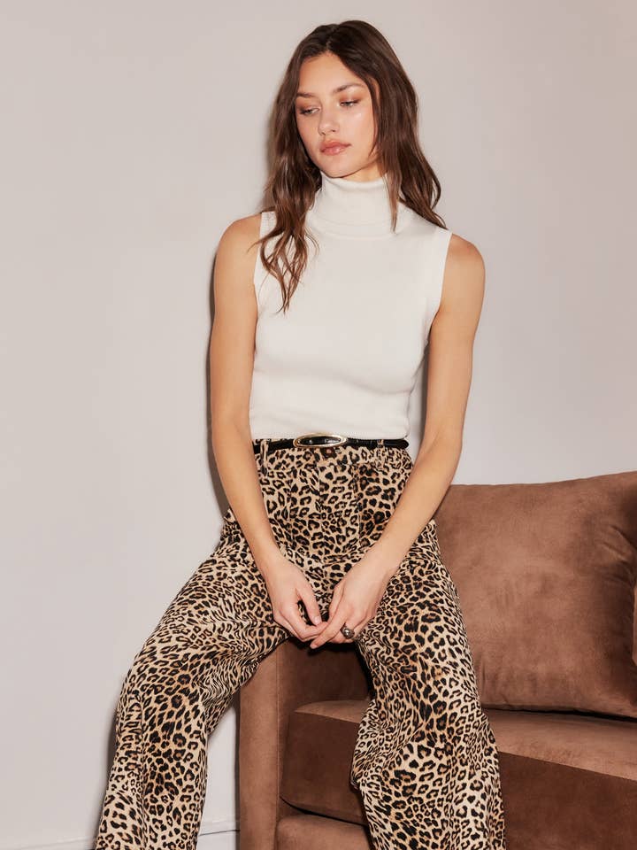 Off White F Kelli Turtleneck Sweater for wholesale on Faire0