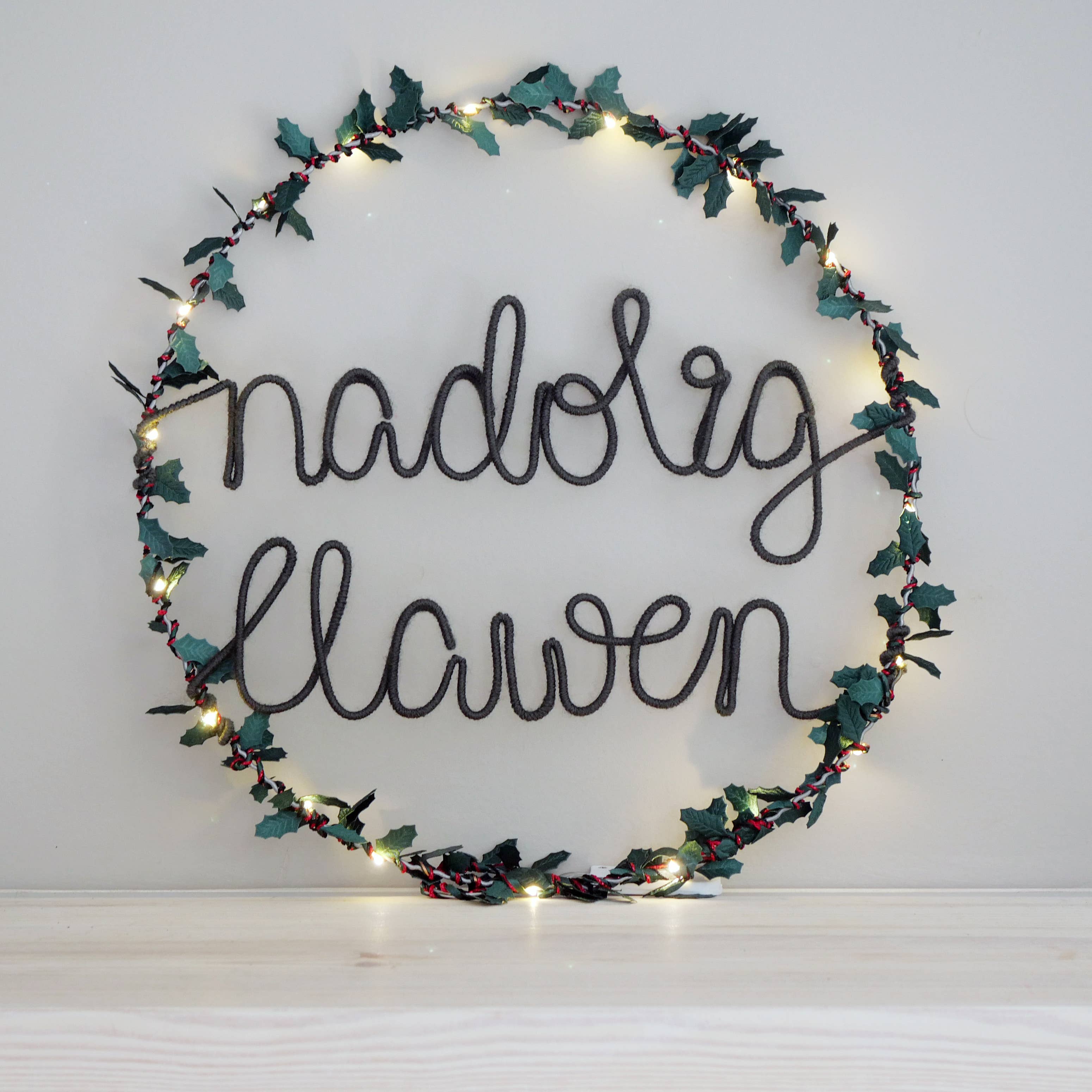 Melanie Porter – wholesale Christmas decoration – Nadolig Llawen Light Up Wreath - Christmas Decoration2