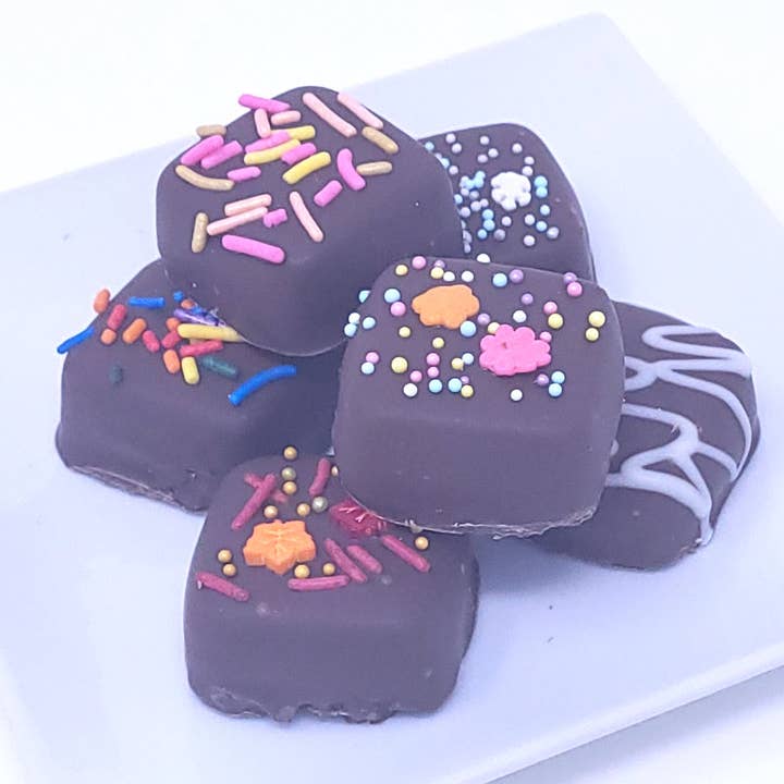 Cake Bites (Thema/Farben wählen) für den Großhandel von Wild Angel Treats, LLC
