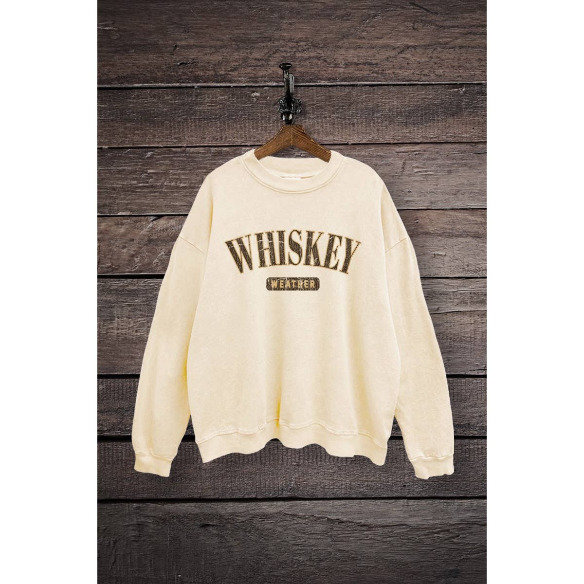 VINTAGE POINT USA – wholesale Sweatshirt med tryck - Dam – WHISKEY VÄDER GRAFISK MINERALTVÄTTAD SWEATSHIRT1