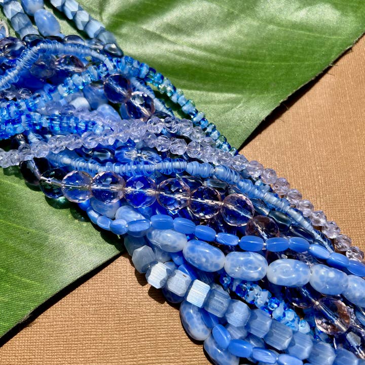 Bead Goes On - Wholesale Beads - Vintage Blue & White Flat Drop Glass Beads1