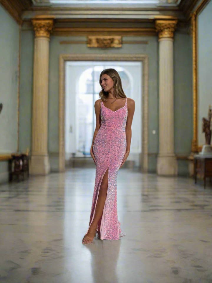 Candy Pink fløjlsagtig pailletkjole for engroshandel hos Chic Mare