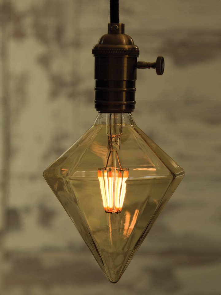 Lampadina LED a filamento Diamante extra grande | 6W E27 per la vendita all'ingrosso da parte di William & Watson