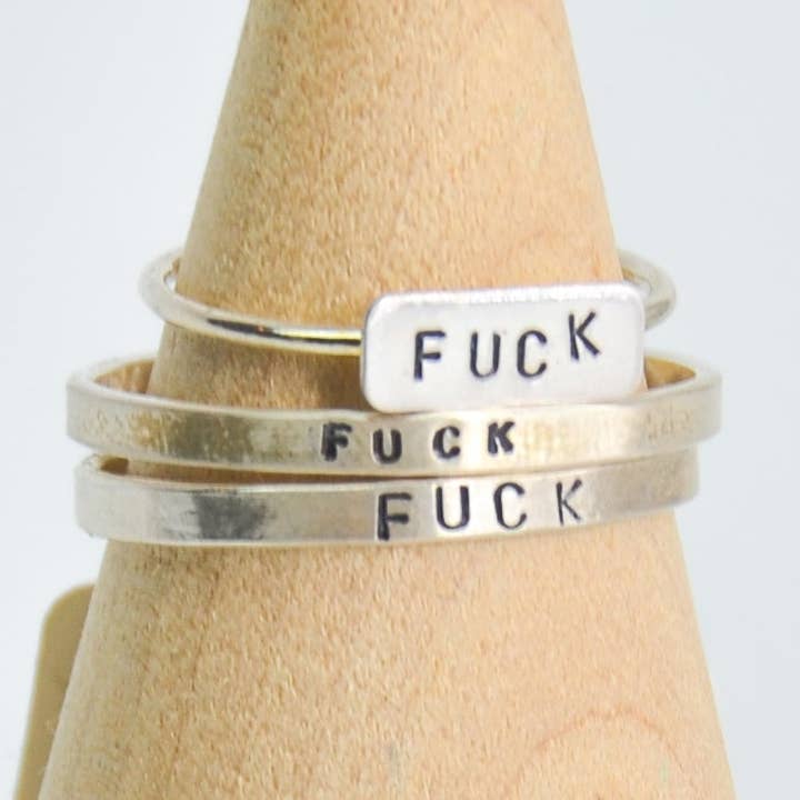 Anelli in argento FU*K Bad Word per la vendita all'ingrosso da parte di REK