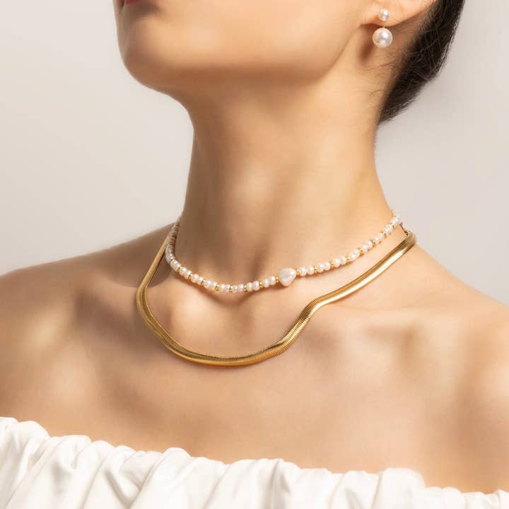 Madeleine Stable Pearl Necklace Gift for wholesale by Val Naïf