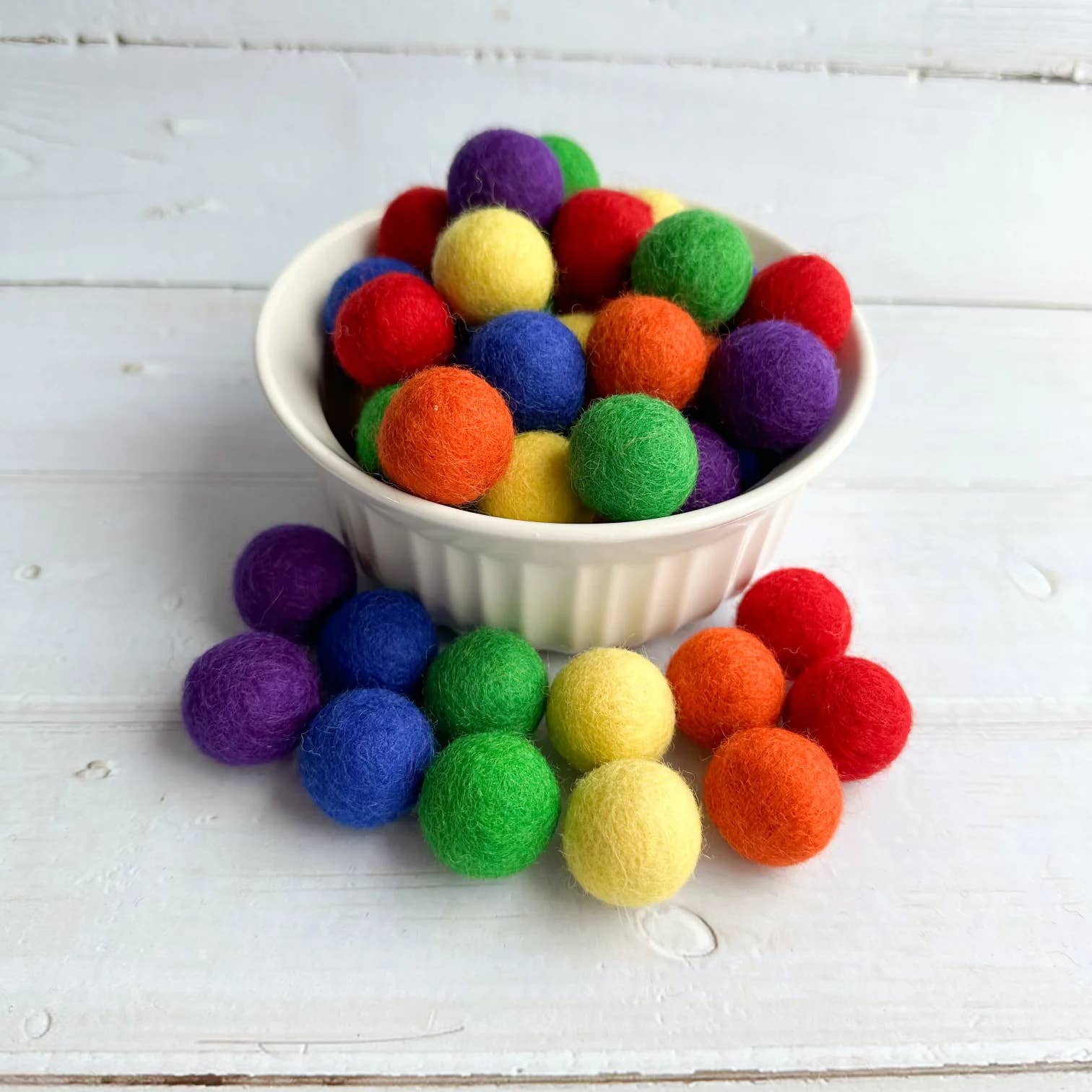 Sewing Seeds Play - Wholesale Craft Supplies - Primary Rainbow Felt Ball Bundle Of 60 - 2cm
