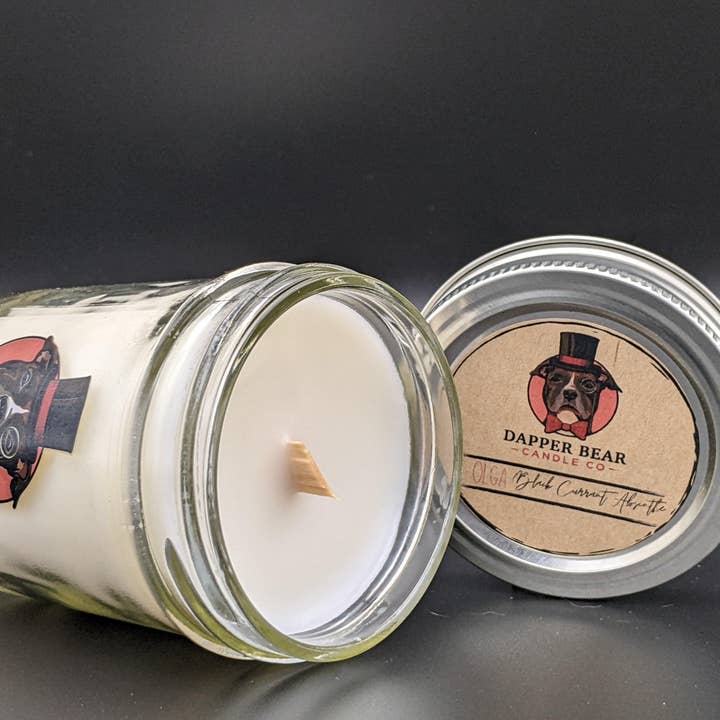 Absinthe noire « Olga » pour la vente par DAPPER BEAR CANDLE CO