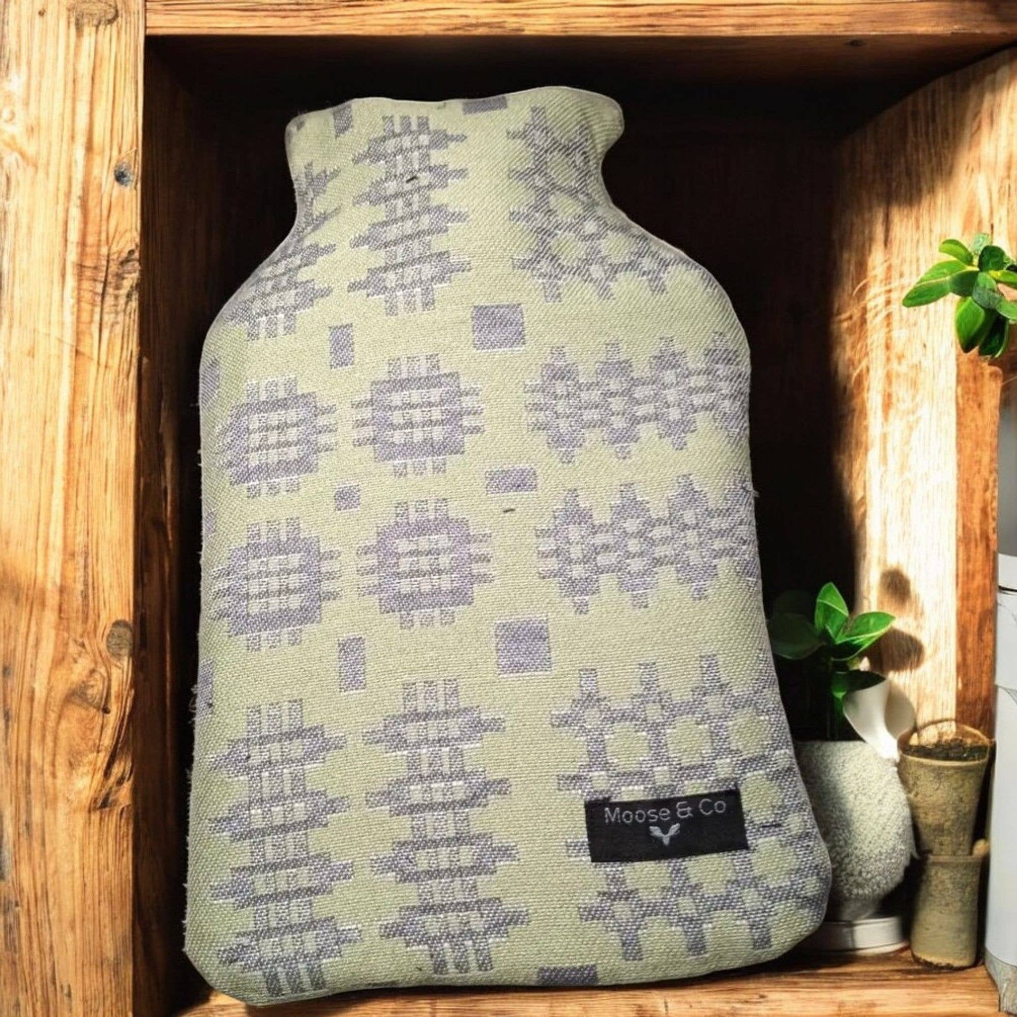 Moose & Co – wholesale Hot/cold compress – Welsh Tapestry Blanket Blanket  1 Litre Hot Water Bottle8
