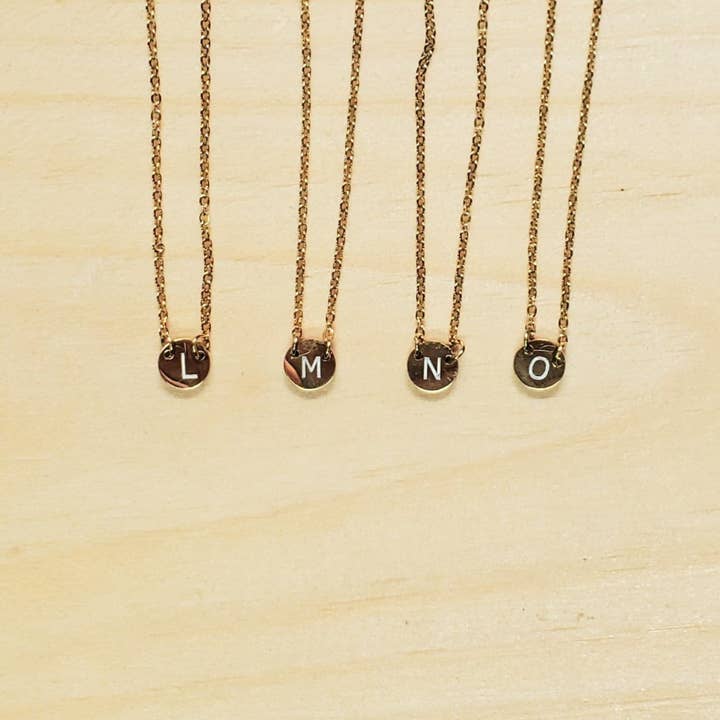 Collier ras du cou Initiale Petite pour la vente par Shop Blue Bamboo