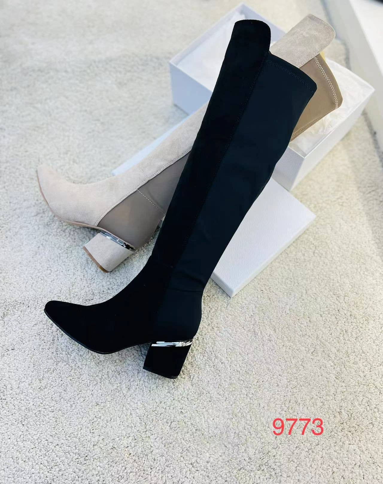 Vera Shop – Engroshandel Støvler - Dame – Elastisk støvle med ruskindseffekt og asymmetrisk elastik2