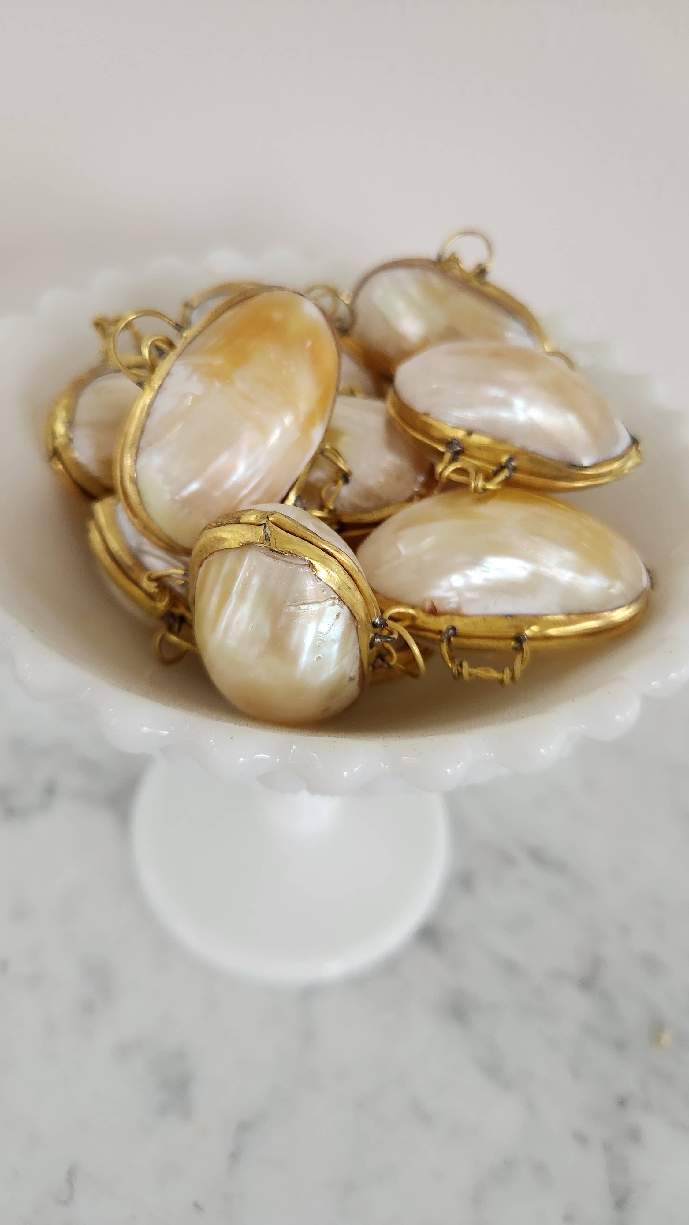 White Tulip Boutique - Wholesale Decorative Box - Mini Gold Mother of Pearl Trinket Pill Box, Coin Purse5