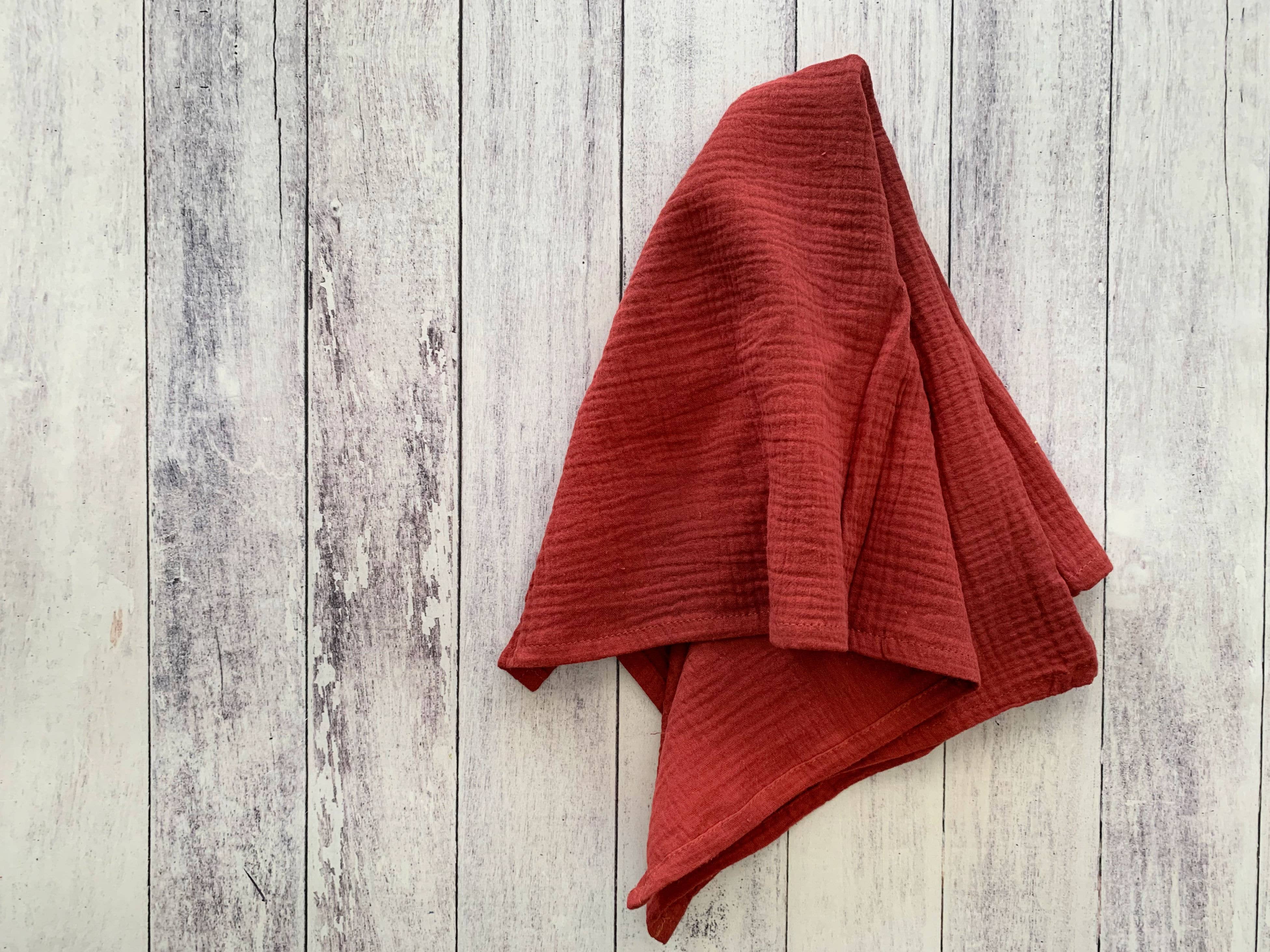 Dot and Army - Wholesale Dinner & Cloth Napkin - Crinkle Cloth Napkins, set of four4