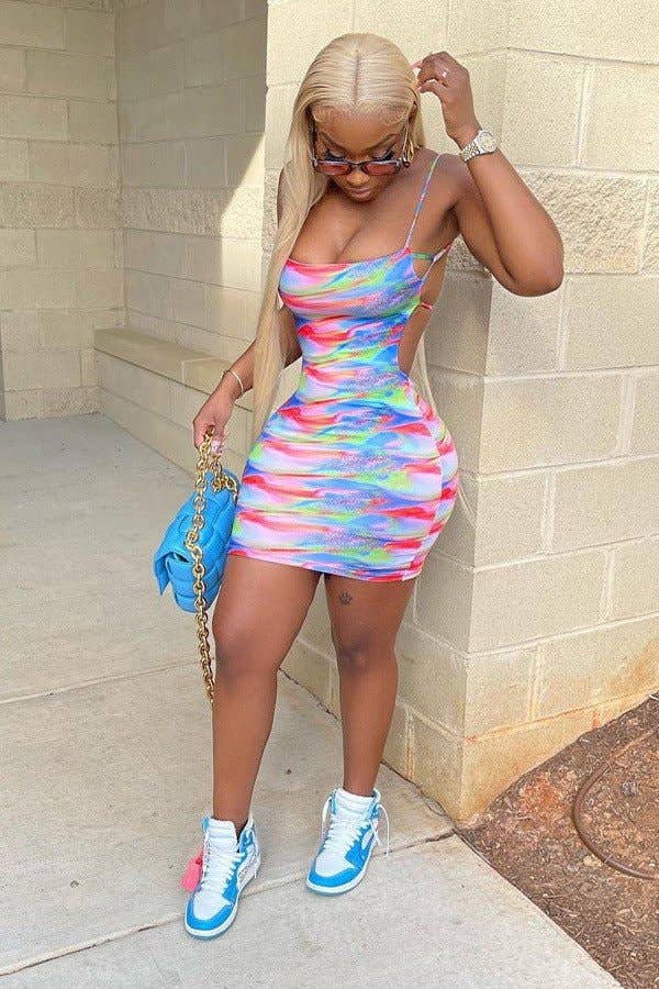 Couleurs Robe moulante dos nu européenne en vente sur Faire4