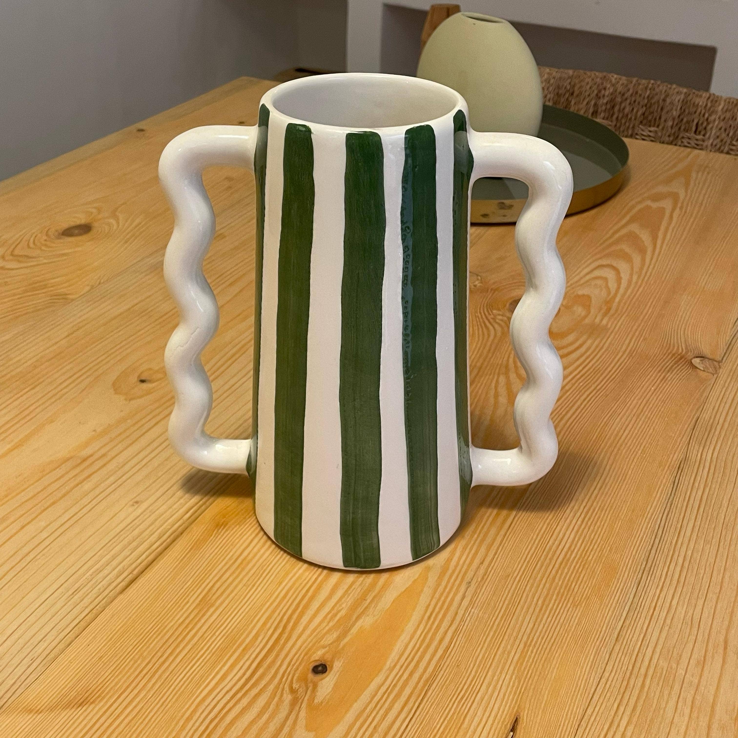 LeBazare - Wholesale Pitcher - Pichet en céramique peint à la main – Couleurs et rayures blanches (1L)4