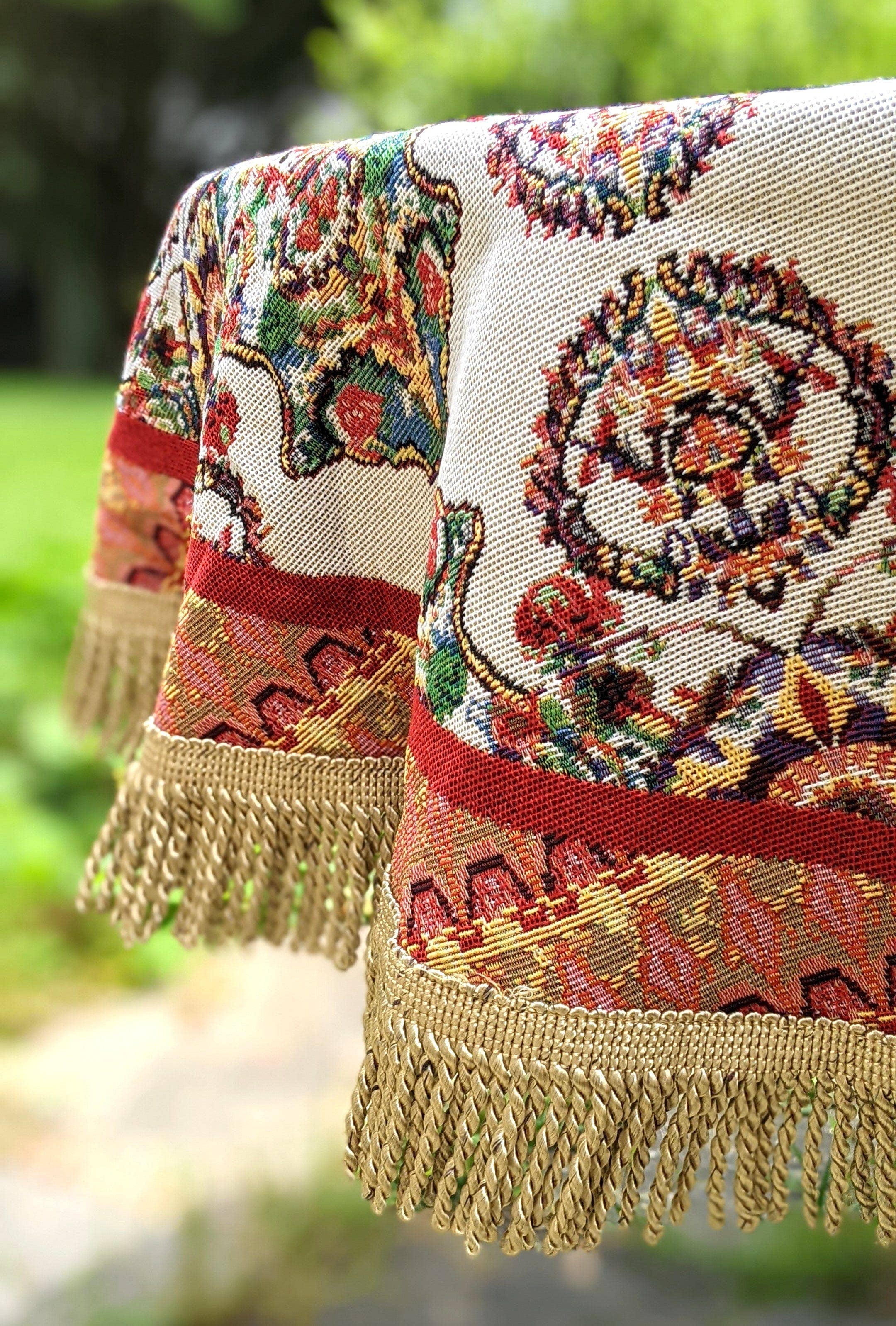 Tache Home Fashion - Wholesale Tablecloth - Tache Elegant Ivory Colorful Ornate Paisley Woven Tapestry Tablecloth (18193)13