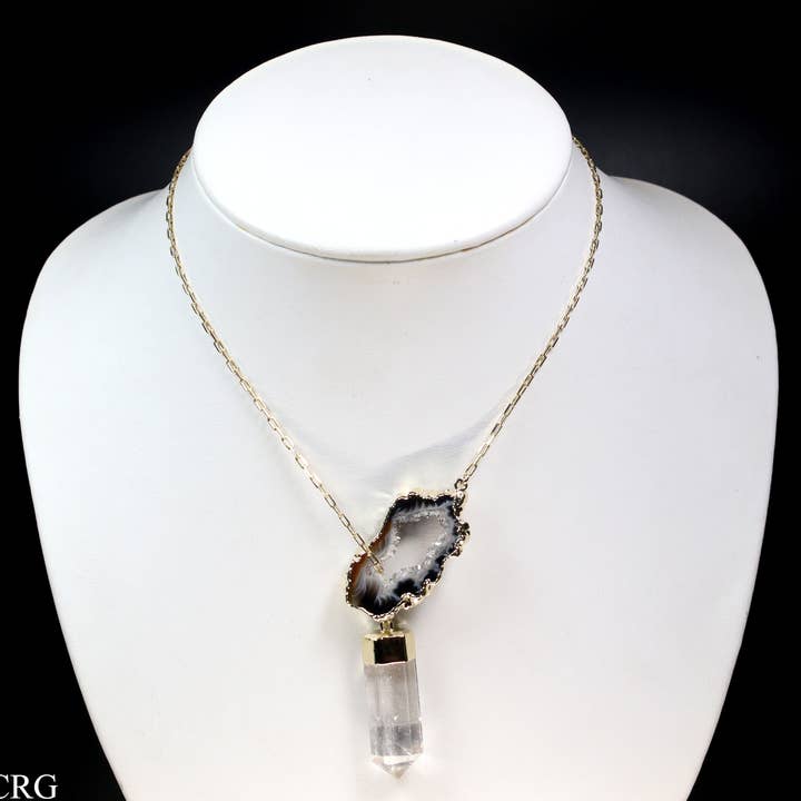 Cantidad: colgante de geoda de Oco con chapado en oro y punta de cuarzo en cadena en Y, tamaño promedio de 2 a 3 pulgadas para venta al por mayor de Crystal River Gems LLC