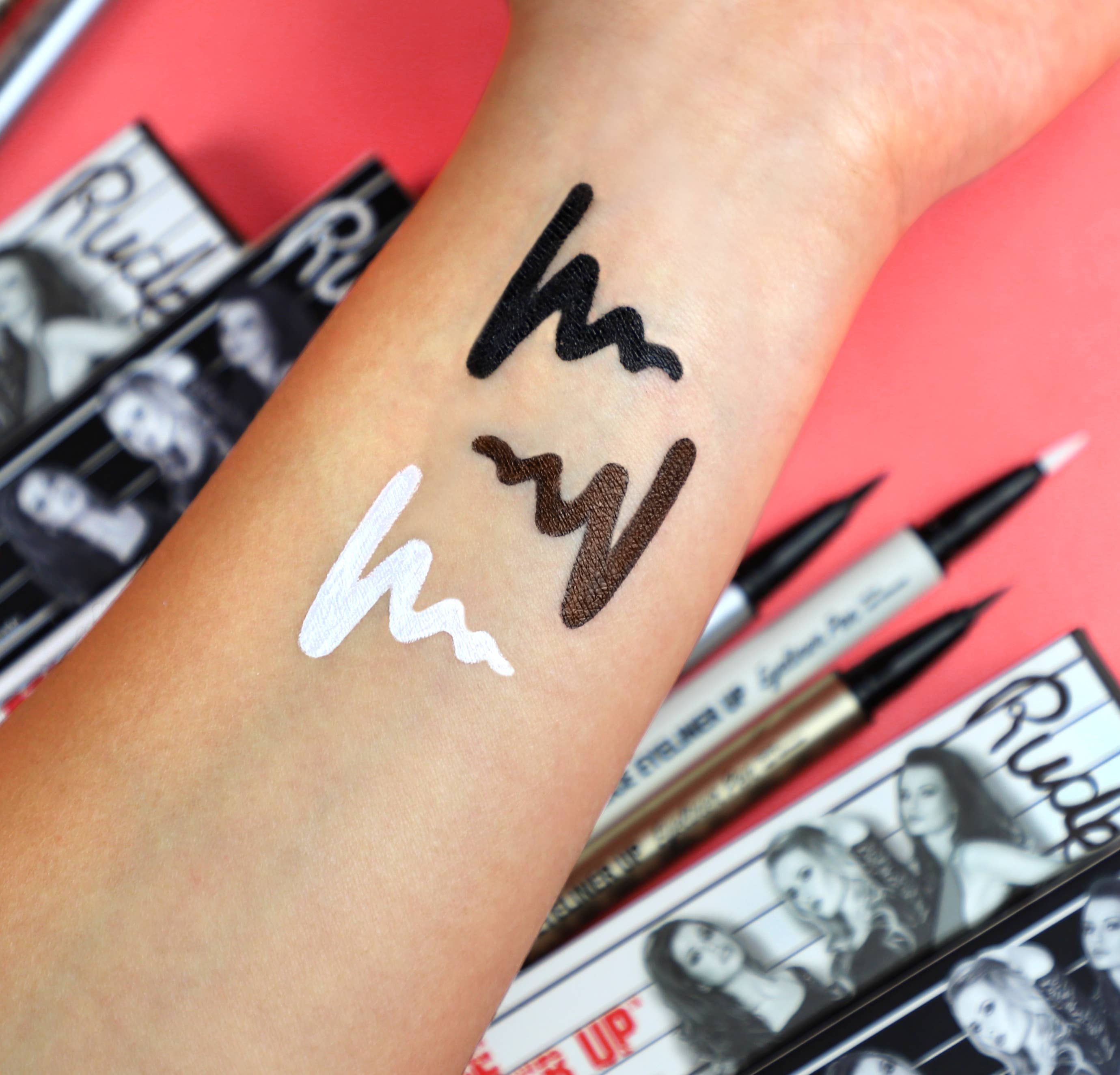 Rude Cosmetics - Wholesale Eyeliner/potlood - Rude Cosmetics Police Eyeliner Up - Precieze vloeibare eyeliner pen1