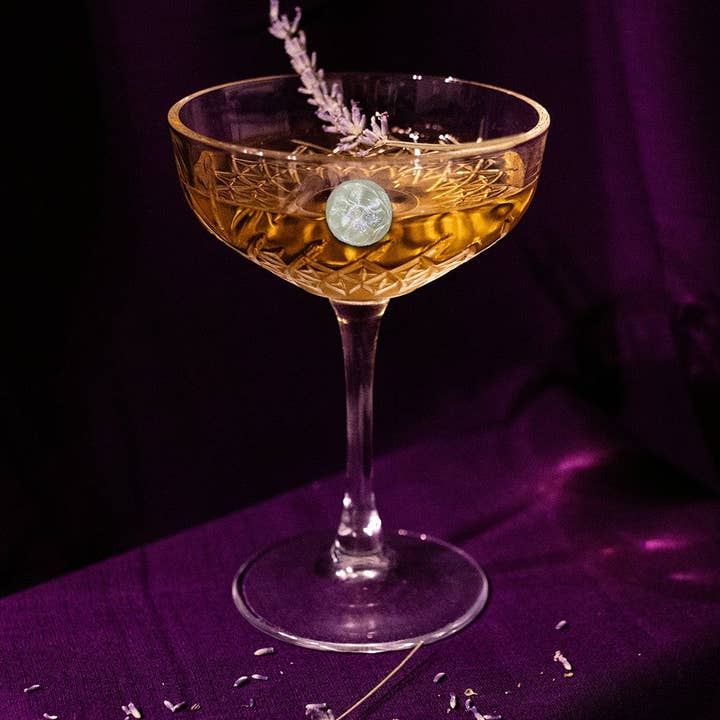 ÉCRIT DANS LES ÉTOILES, Accessoires magnétiques pour vaisselle pour la vente par Drink Gems