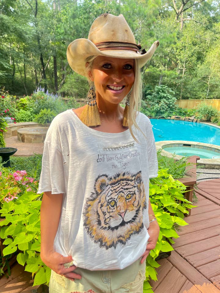 A Rare Bird Shop - Wholesale Screen Printed T-Shirt - Women's - Wingless Tiger Distressed Shirt