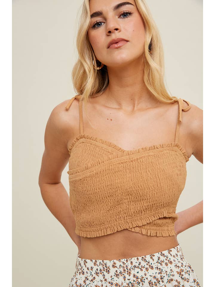 Wishlist Apparel – Großhandel Strickoberteil – Damen – CROSSOVER-MINI-MODELL MIT GESMOKTEM CROSSOVER-SCHNITT/WL23-83438