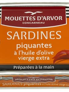 Mouettes d'Arvor Whole sardines in EVOO w/ chili peppers for wholesale by French Feast