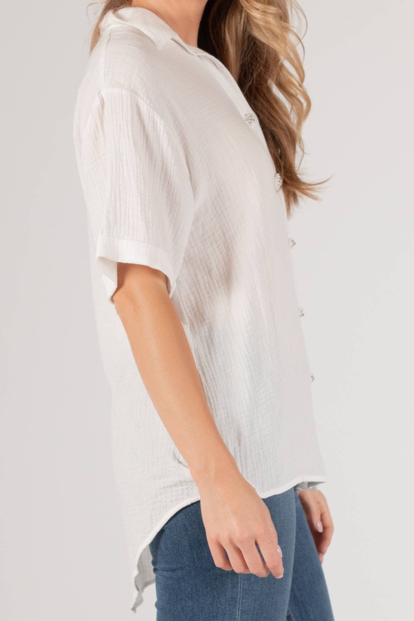 Blanc cassé Tunique boutonnée surdimensionnée en gaze avec boutons fantaisie en vente sur Faire4