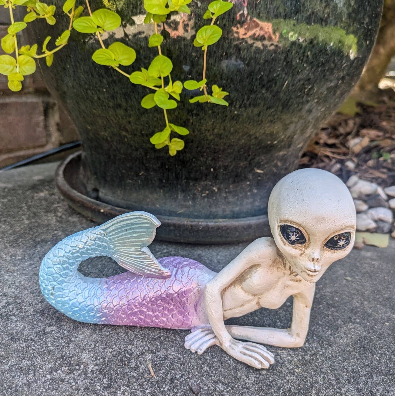 John Bernard & Company – wholesale Decorative figurine – Alien Invasion Sexy 10” Lying Mermaid Alien Statue Mermalien1