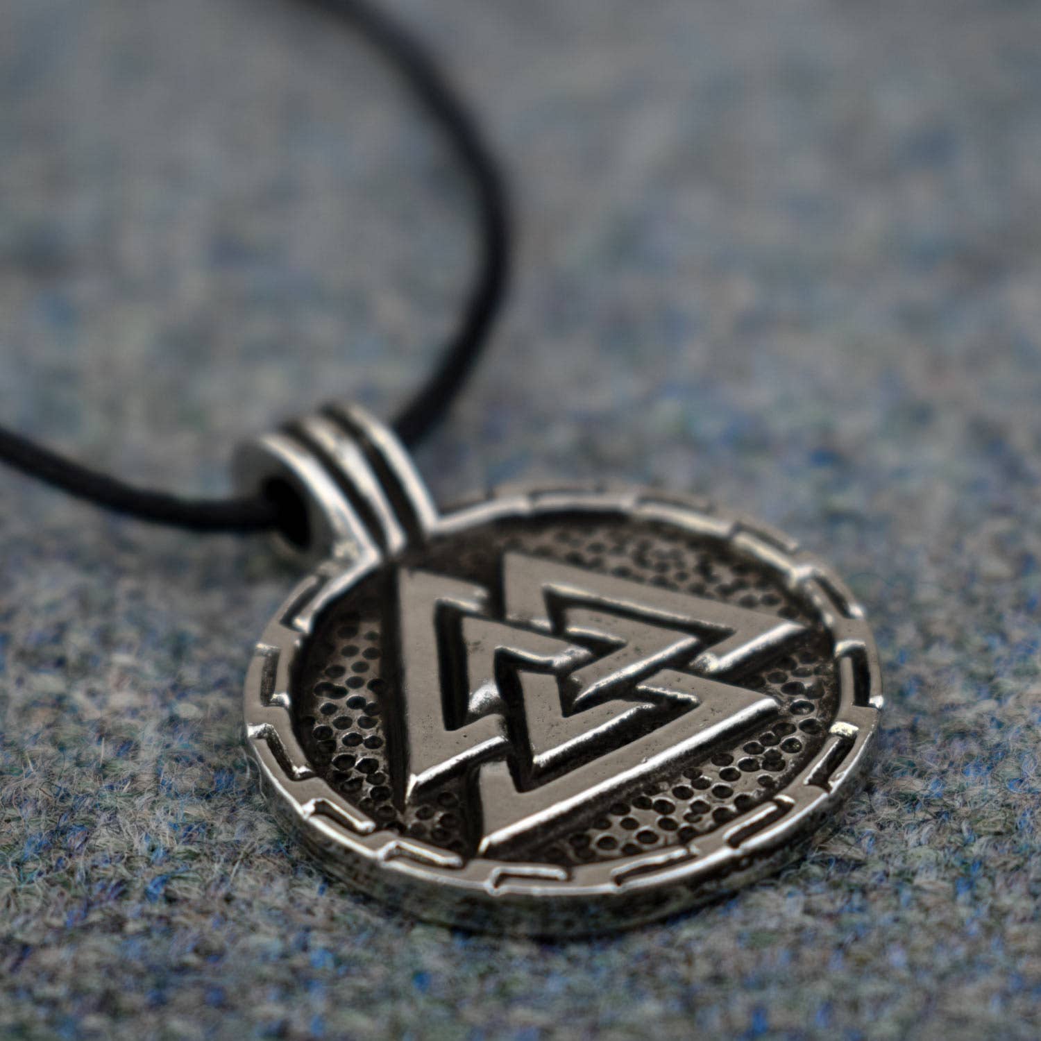 Asgard - Wholesale Pendant/Charm Necklace - Round Valknut Viking Pendant2