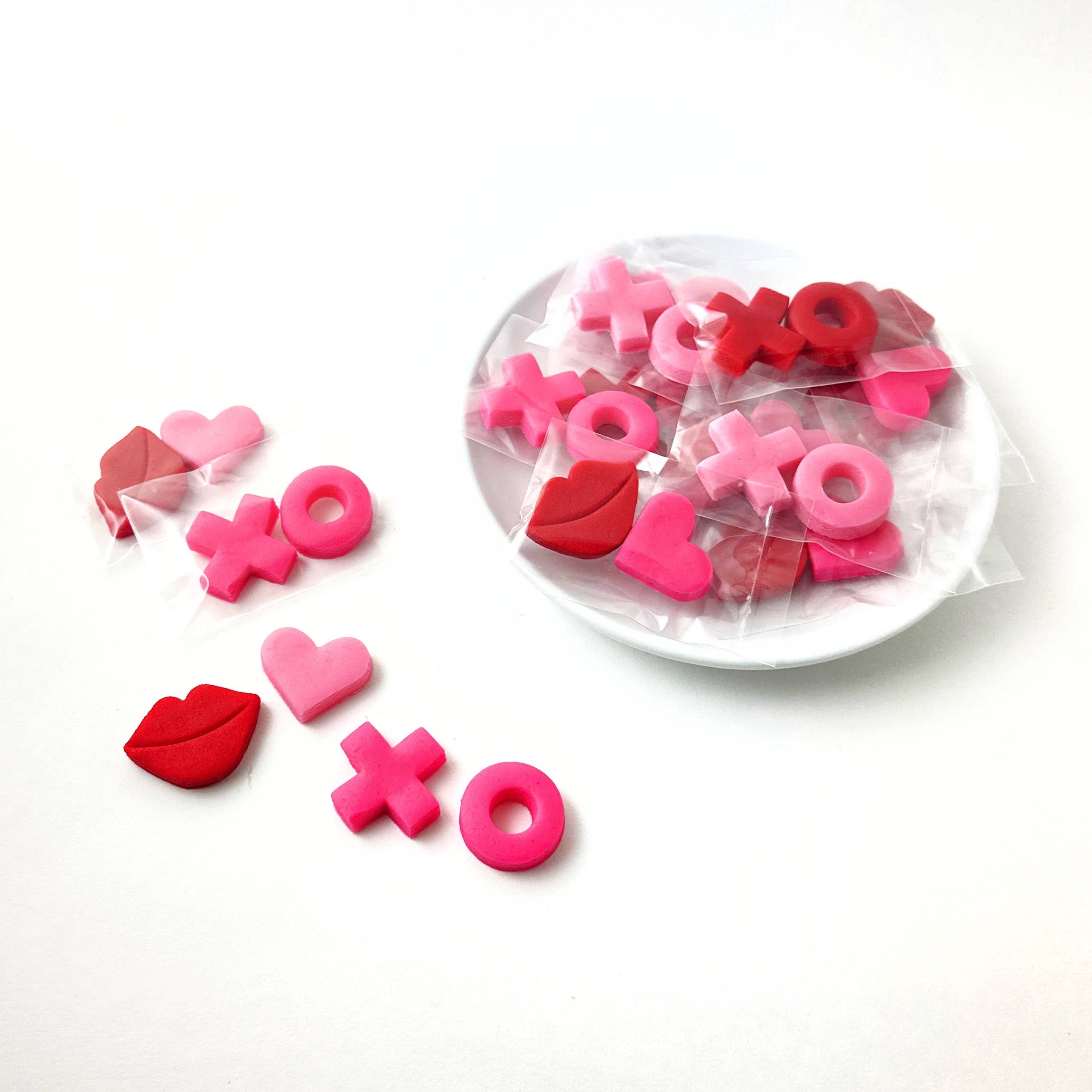 marzipops - Wholesale Zuigsnoepjes - Gourmet marsepein Valentijn lekkernij duo's - harten, lippen en XO3