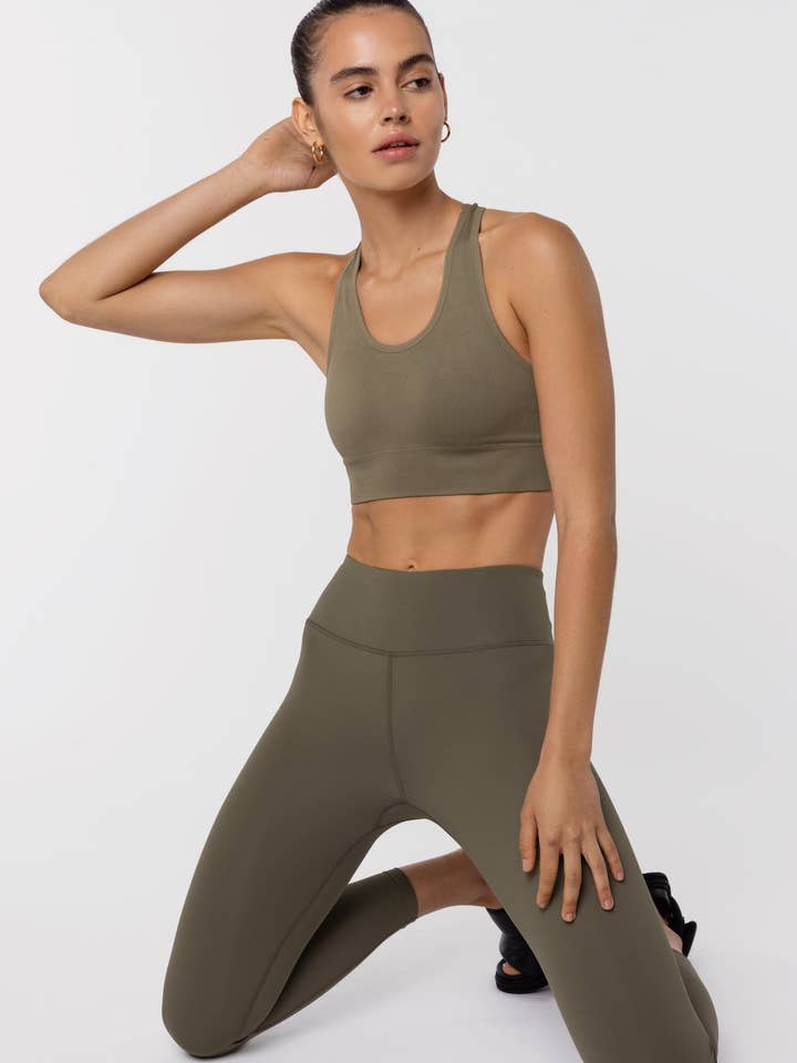 Nicky Kay - Wholesale Athletic/lounge leggings – Women's - Performance Leggings - Olive Green5