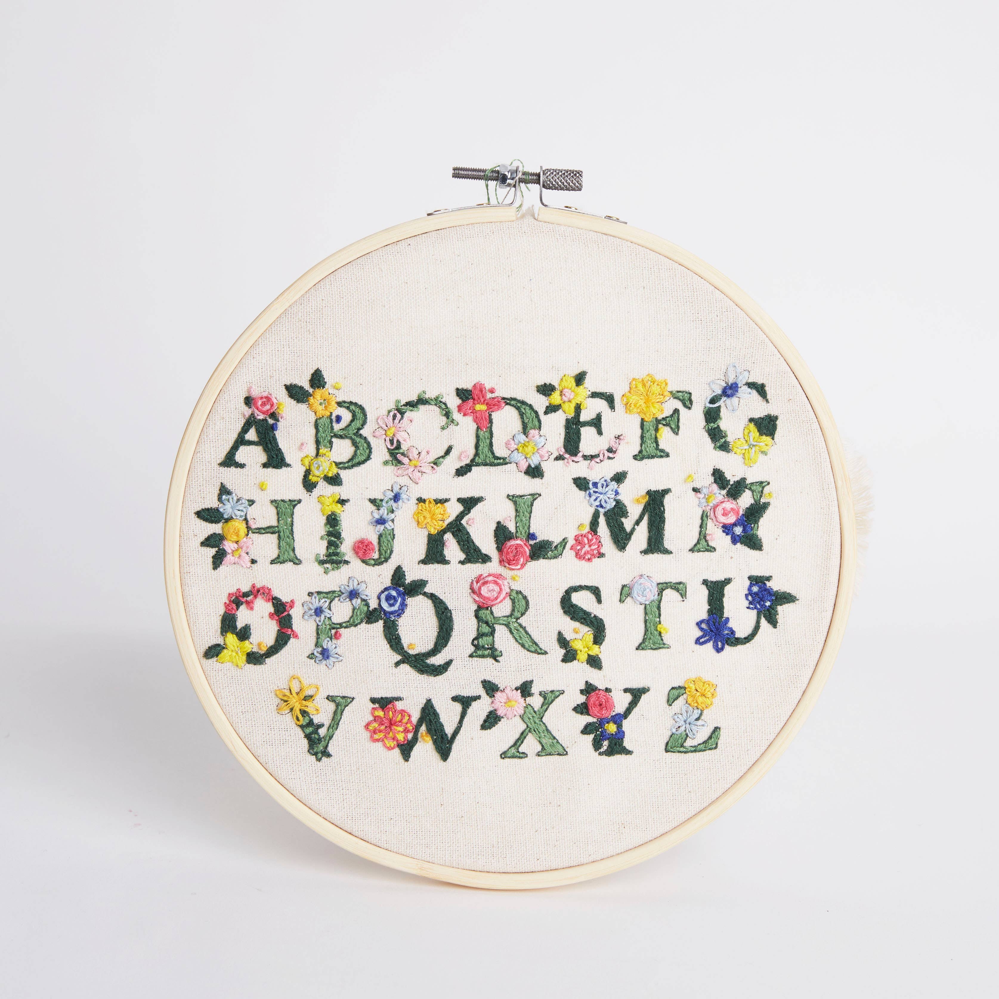 West Design Products - Wholesale Borduurbenodigdheden - Sew & So On borduurpakket - Floral Sampler7