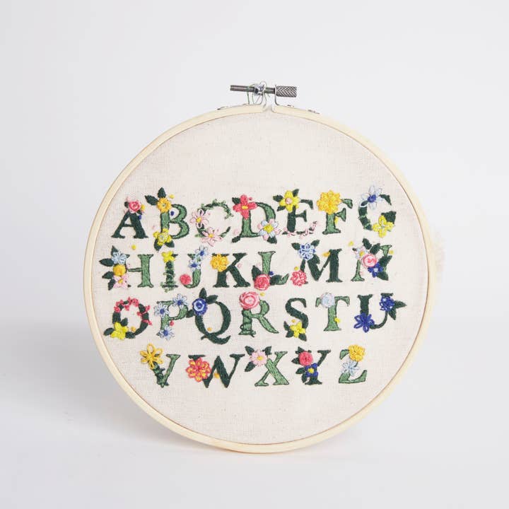 West Design Products - Wholesale Borduurbenodigdheden - Sew & So On borduurpakket - Floral Sampler7