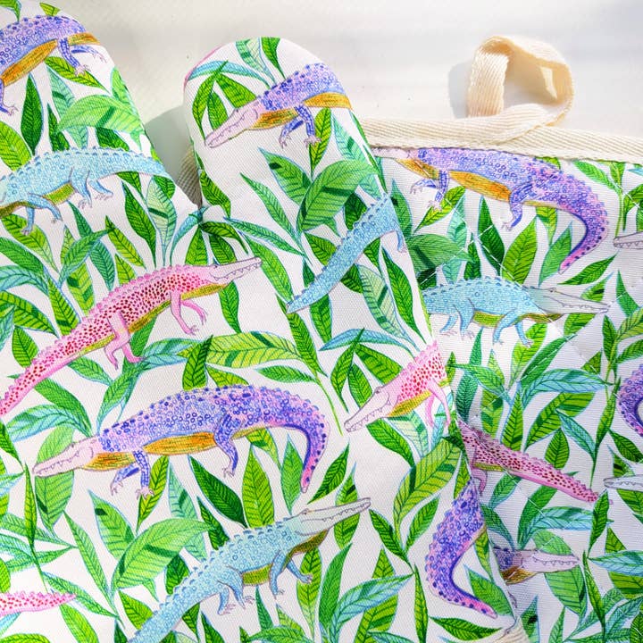 Natalie V. Mason - Wholesale Oven Mitt/Pot Holder - Oven Mitt & Pot Holder Set - Alligators (white)8
